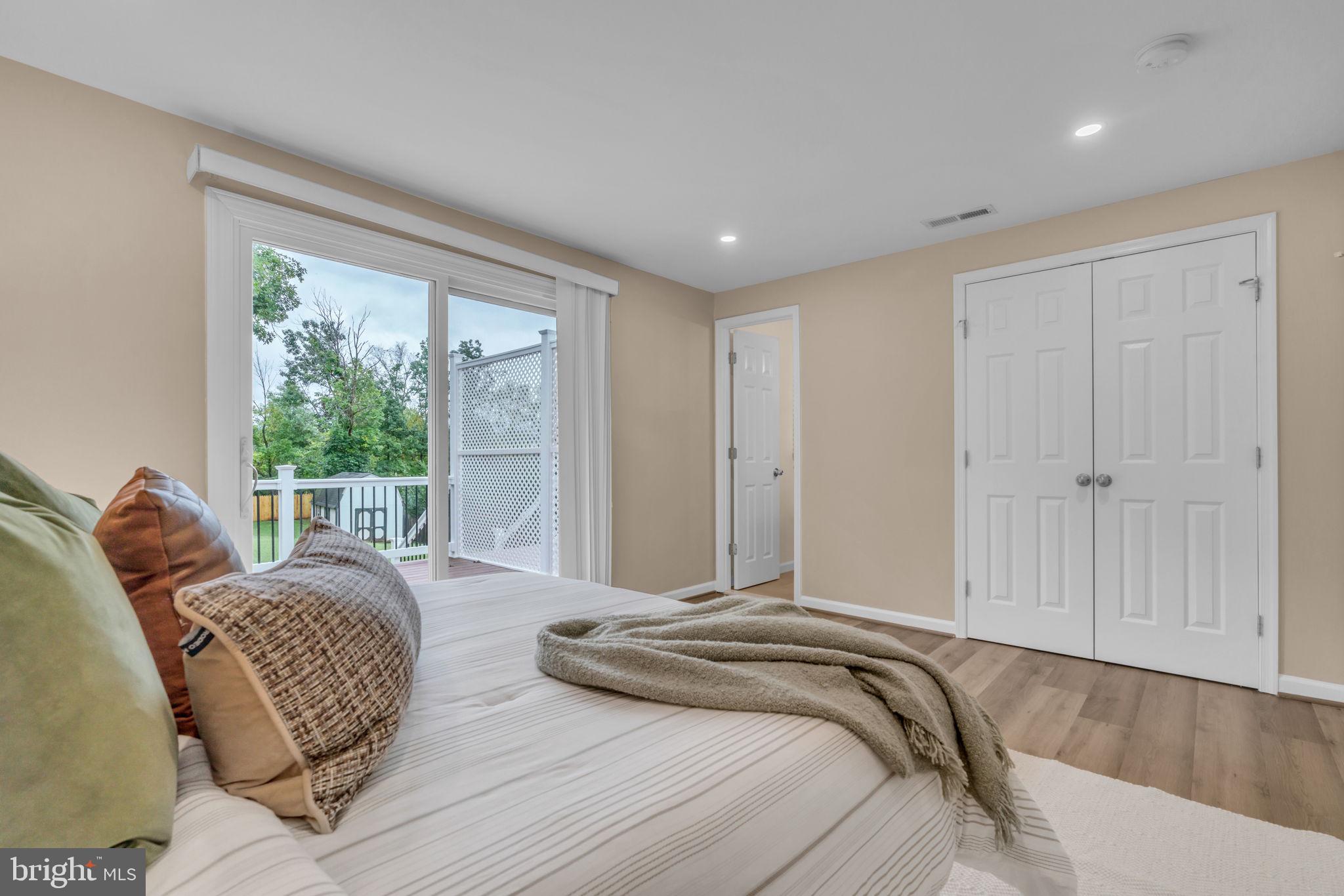 45566 Lakeside Dr