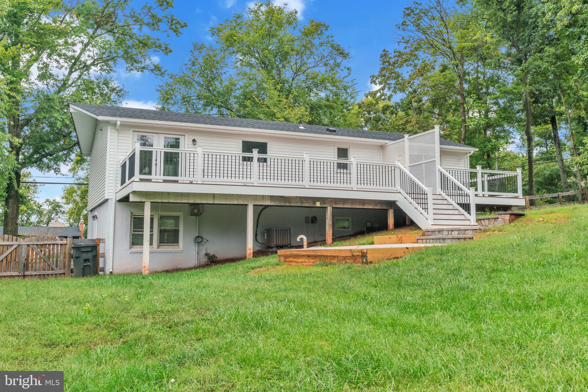 45566 Lakeside Dr