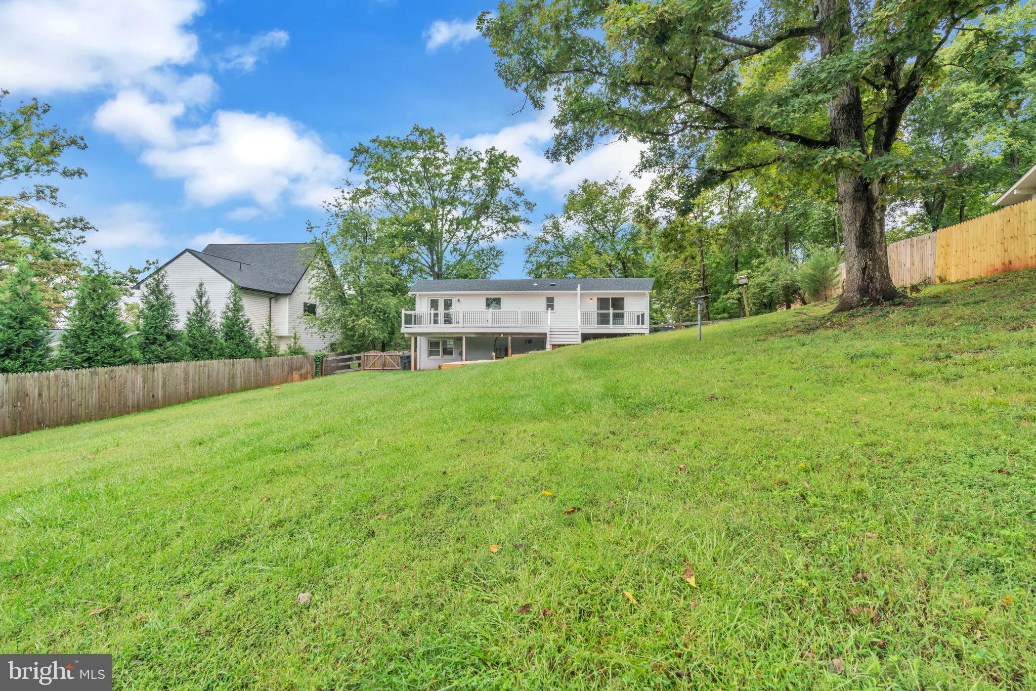 45566 Lakeside Dr