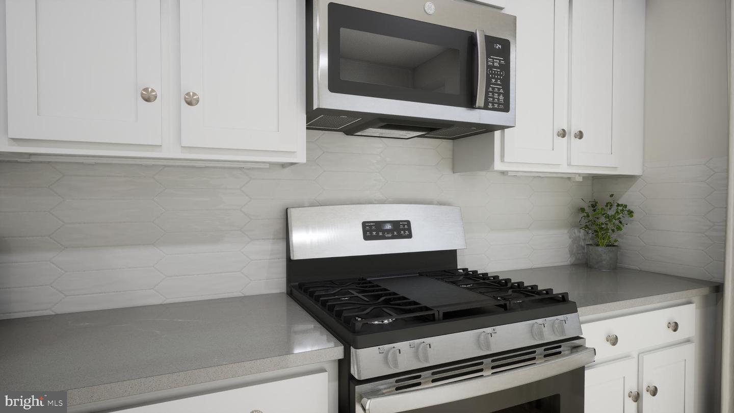 42611 Streamlet Sq