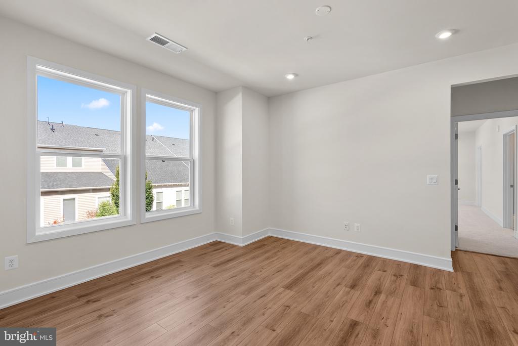 23679 Bolton Crescent #12-204