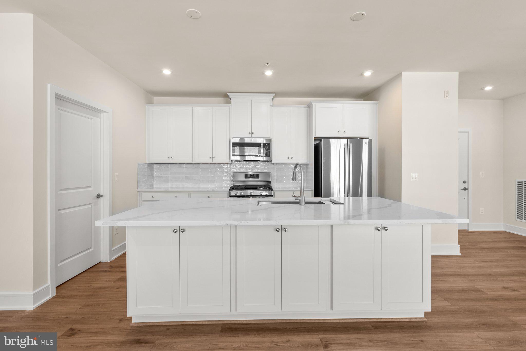 23679 Bolton Crescent #12-204