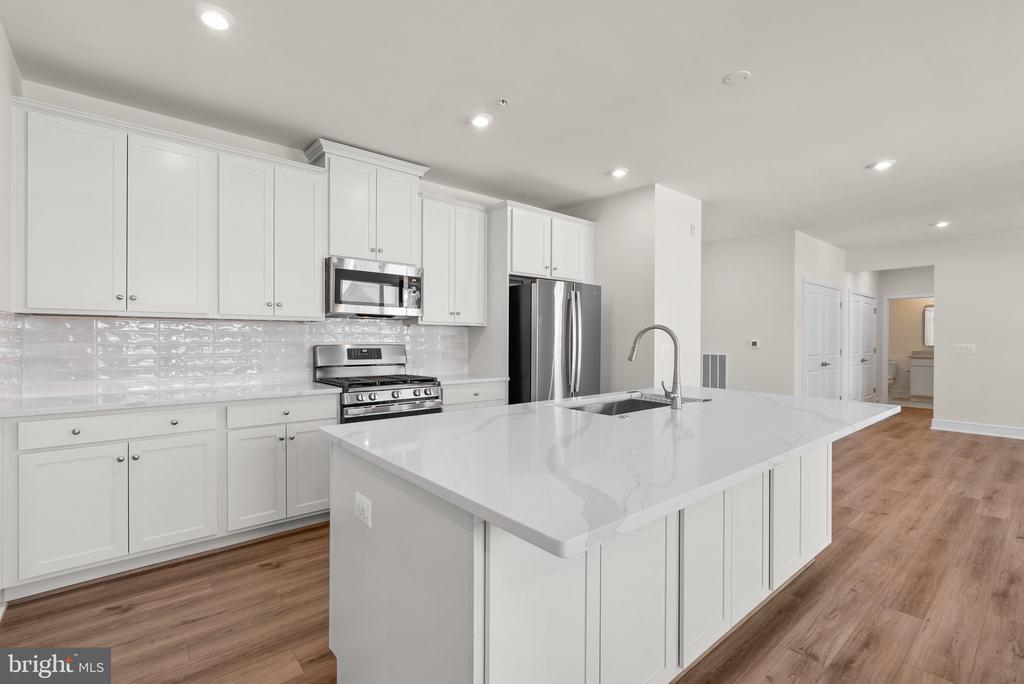 23679 Bolton Crescent #12-204