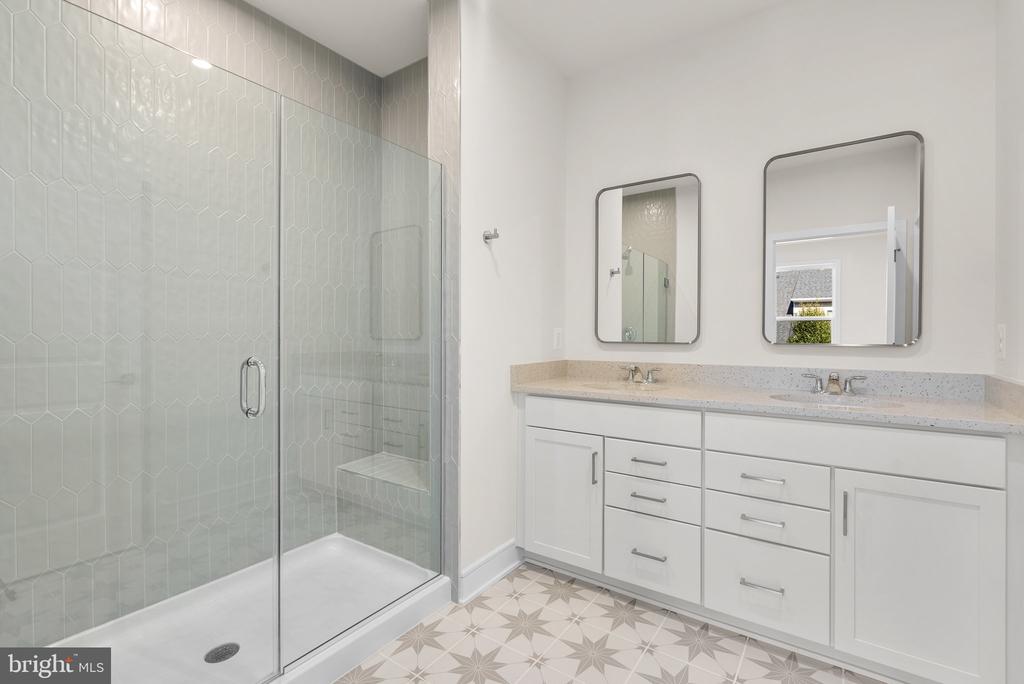 23679 Bolton Crescent #12-204