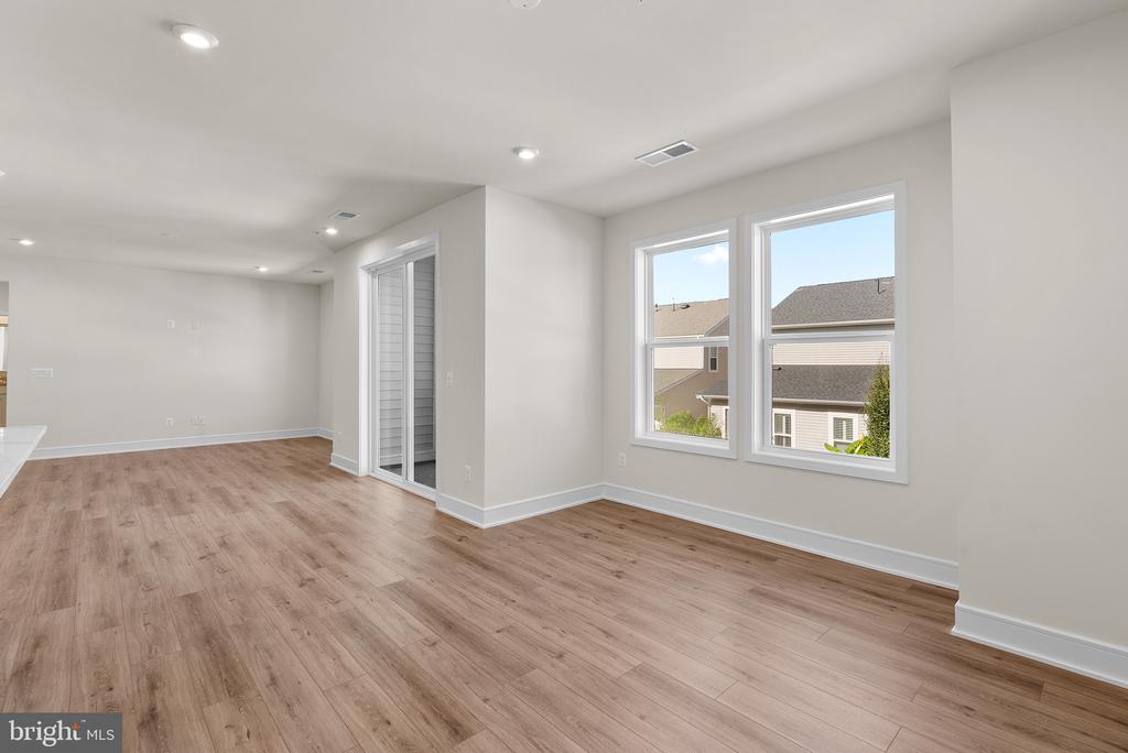 23679 Bolton Crescent #12-204