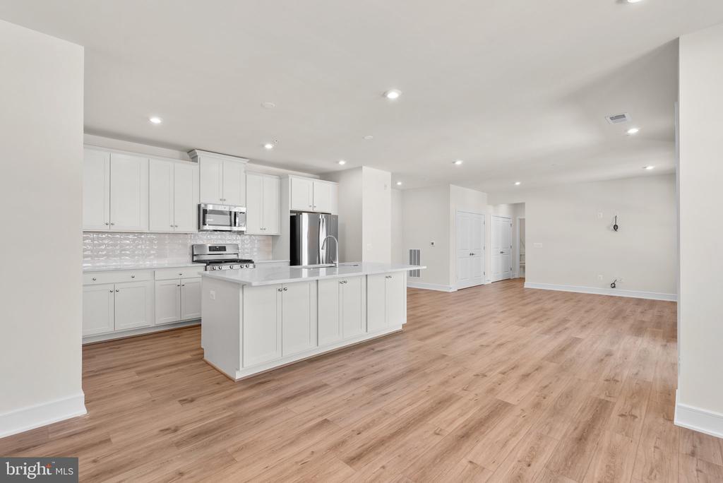 23679 Bolton Crescent #12-204