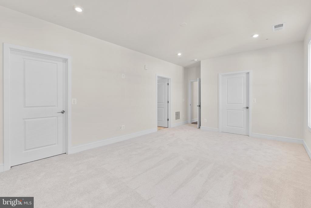 23679 Bolton Crescent #12-204