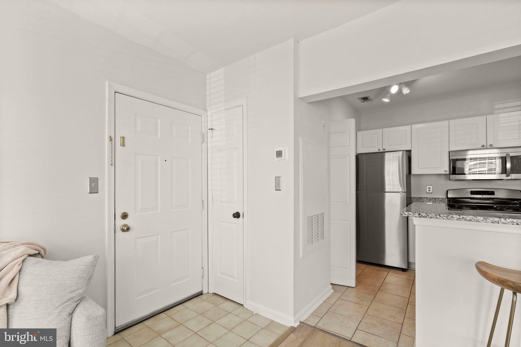 20303 Beechwood Ter #101