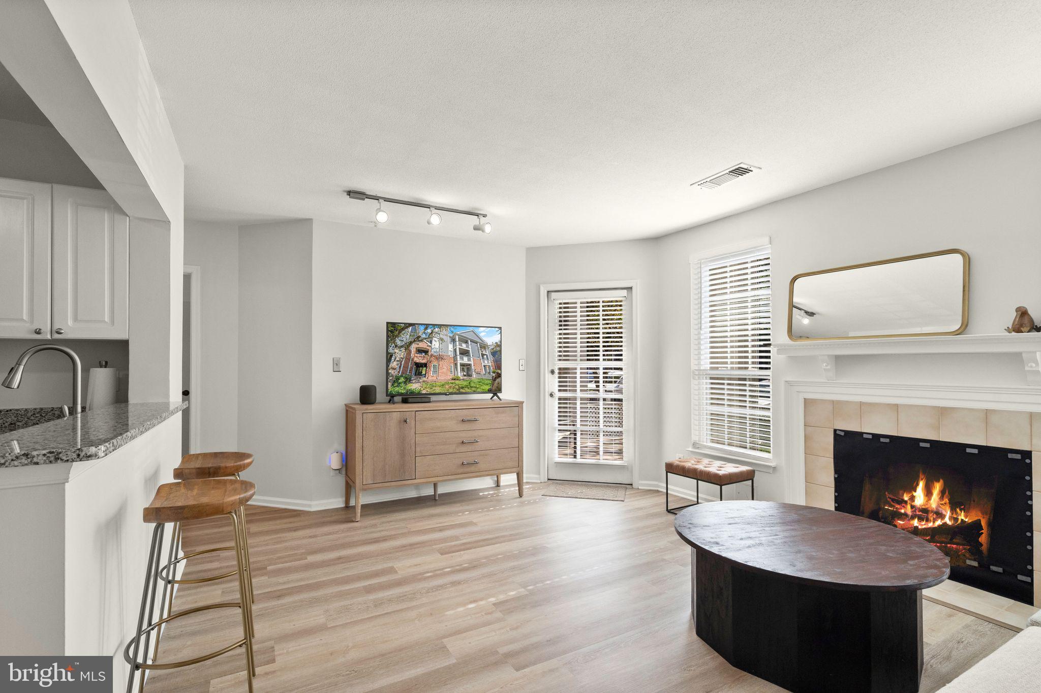 20303 Beechwood Ter #101