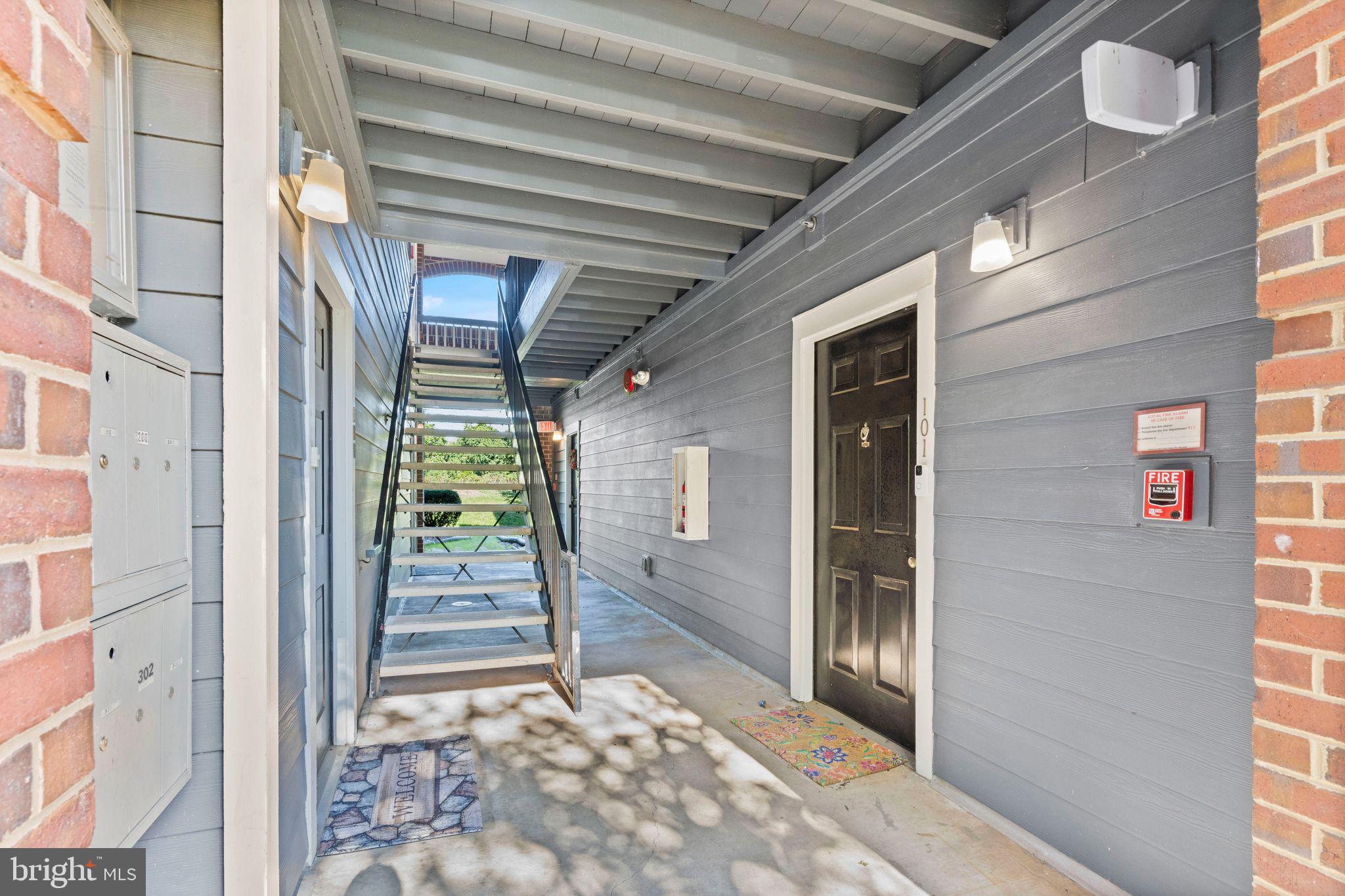 20303 Beechwood Ter #101