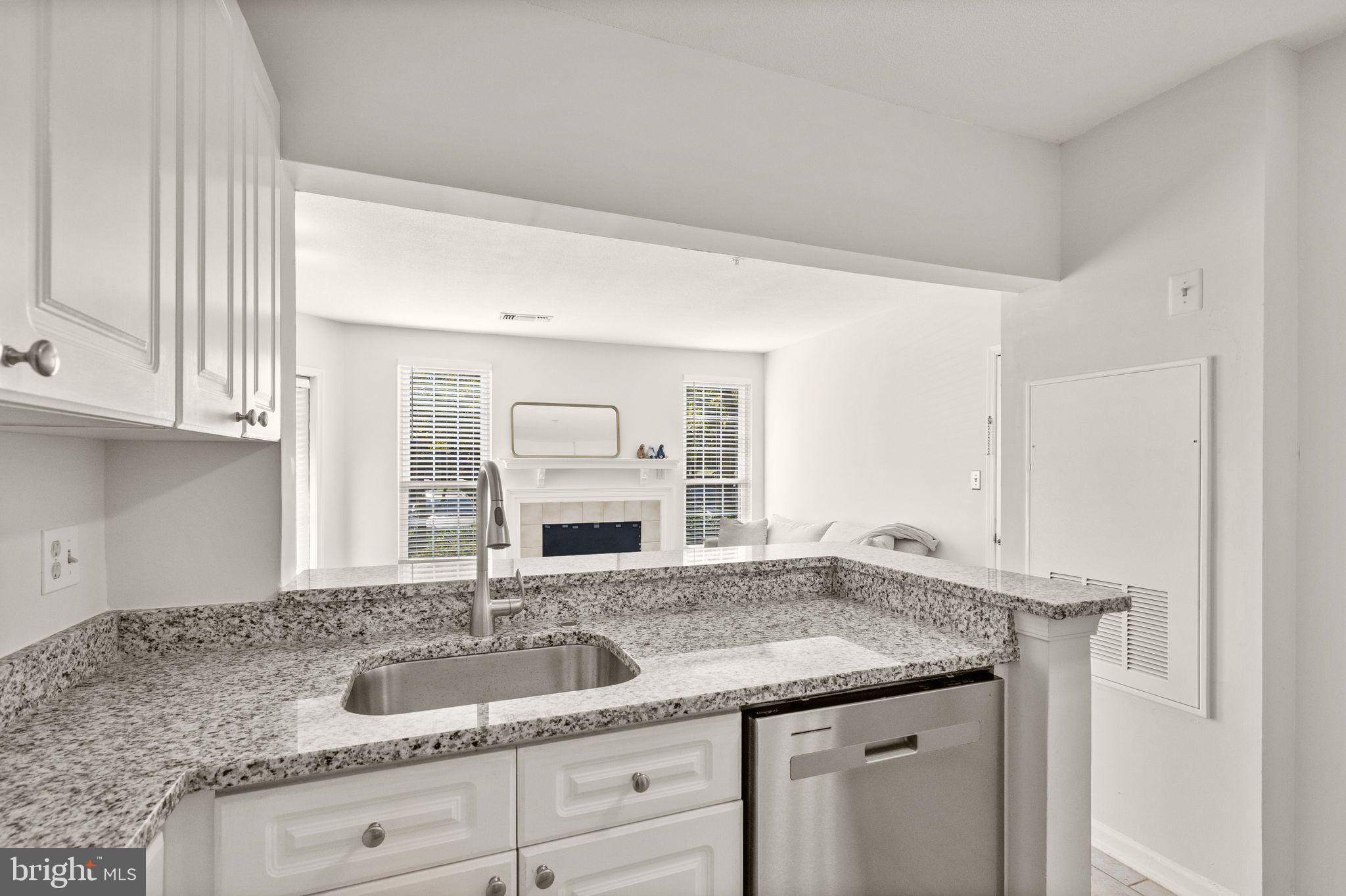 20303 Beechwood Ter #101