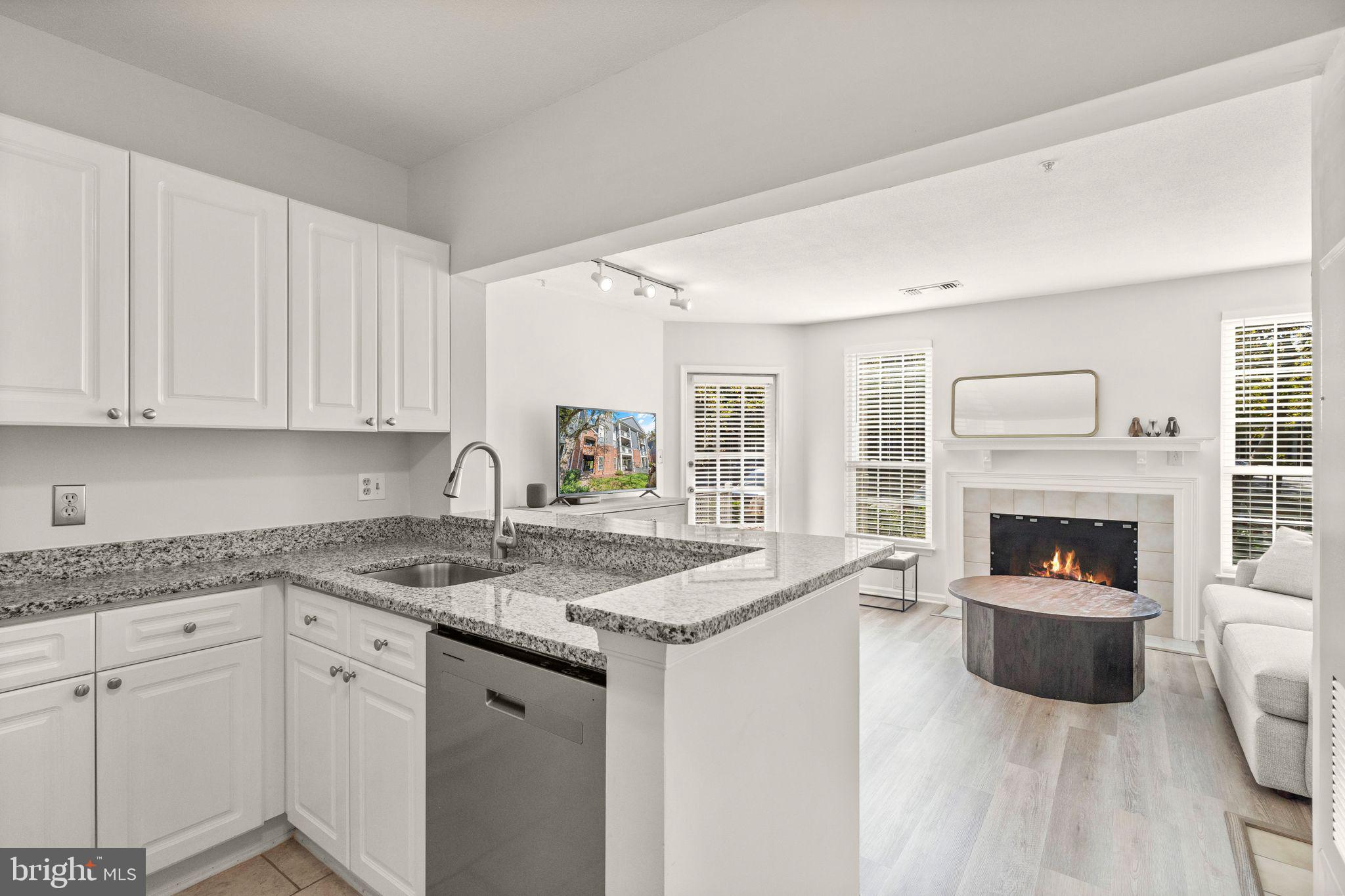 20303 Beechwood Ter #101