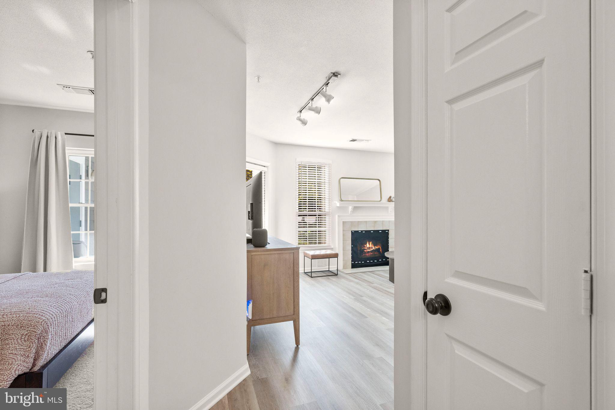 20303 Beechwood Ter #101