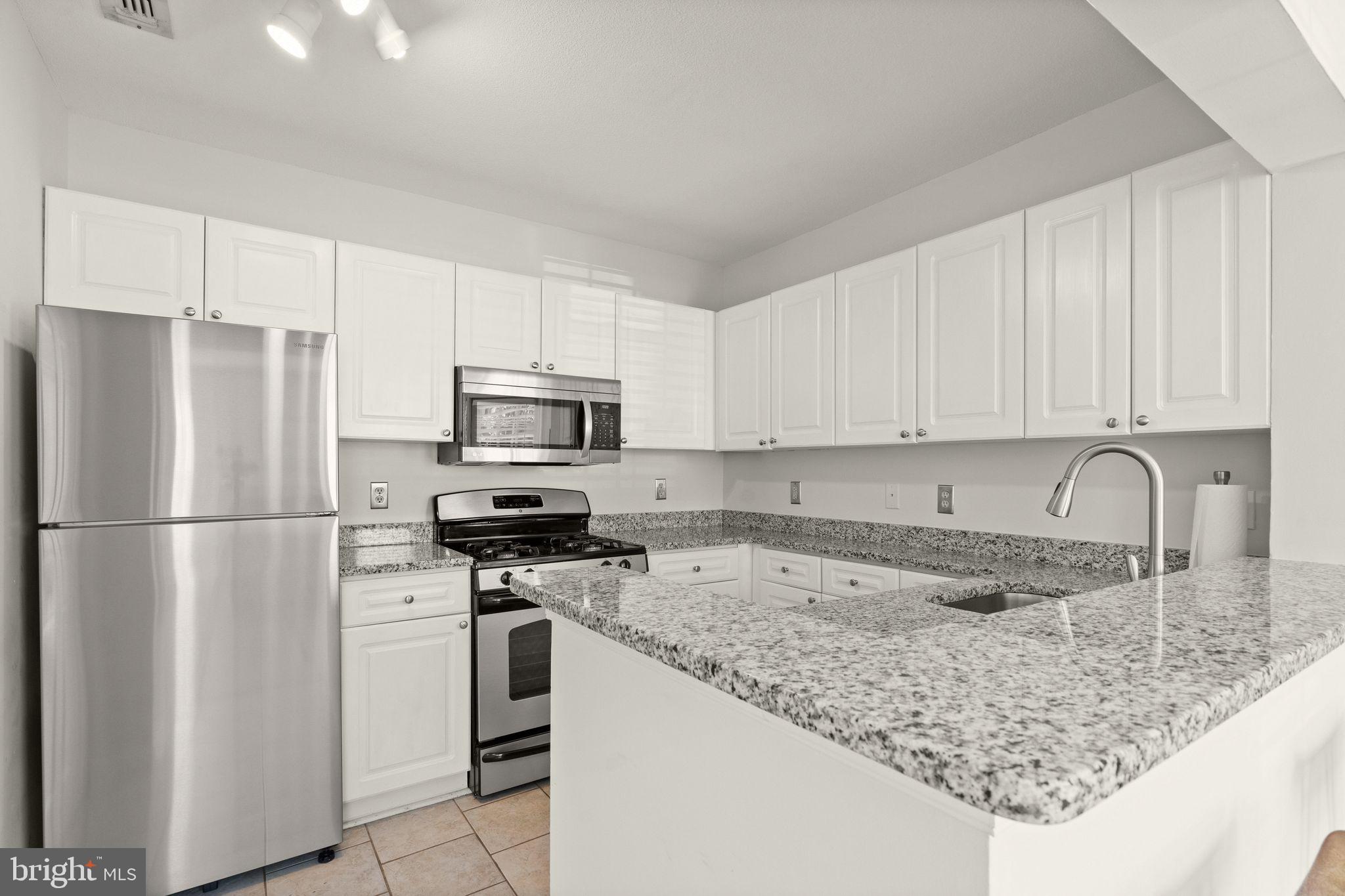 20303 Beechwood Ter #101