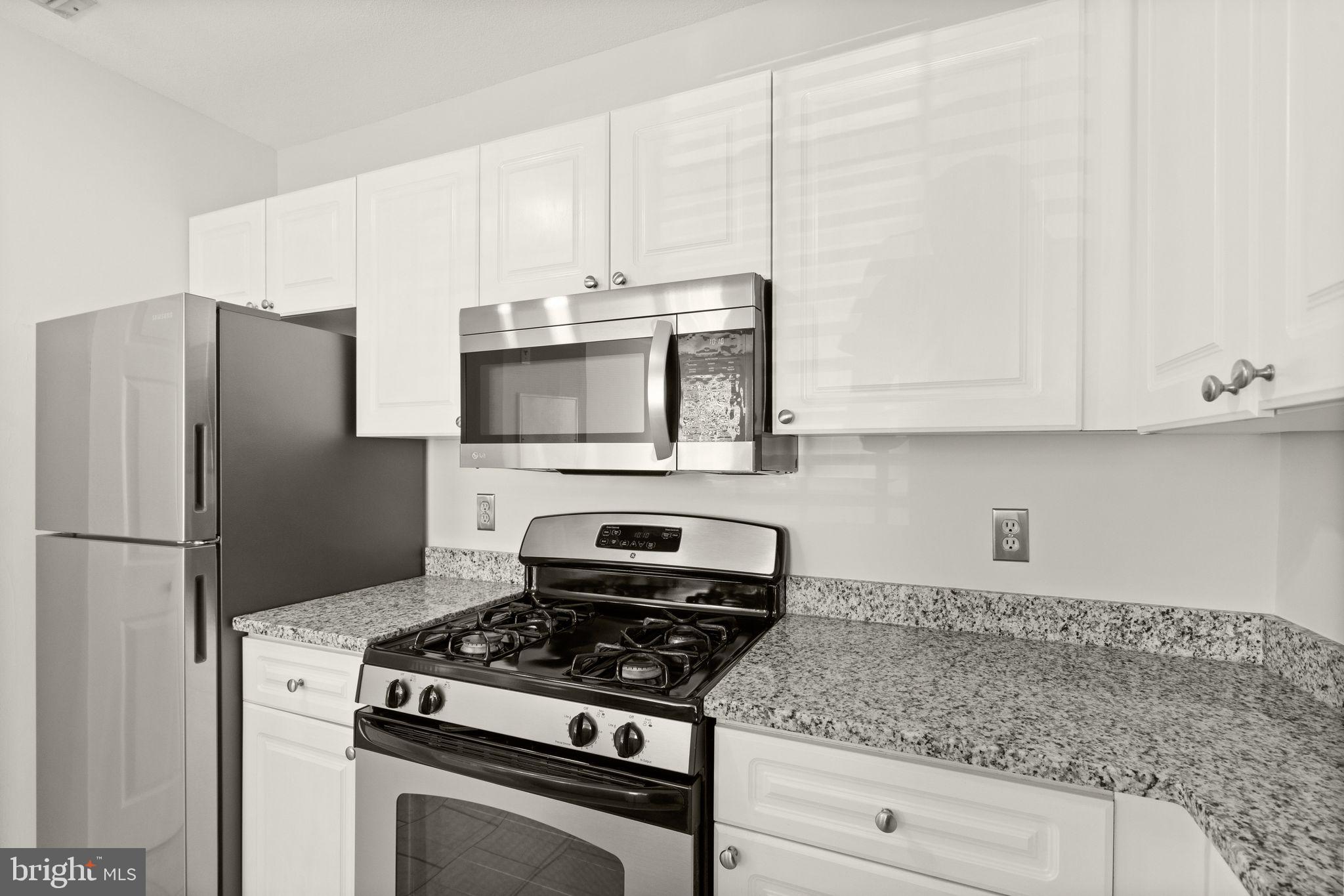 20303 Beechwood Ter #101