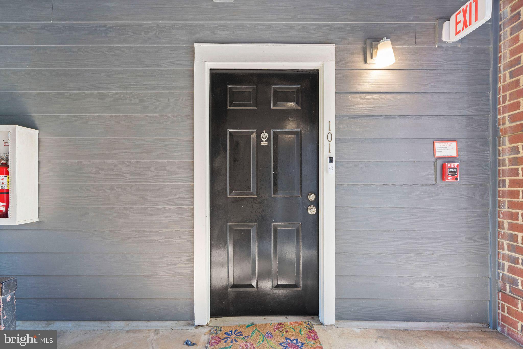 20303 Beechwood Ter #101