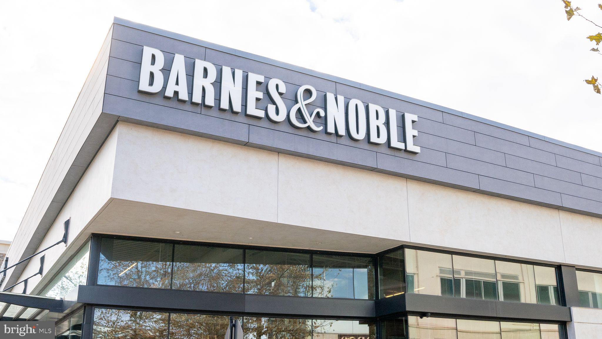 20303 Beechwood Ter #101