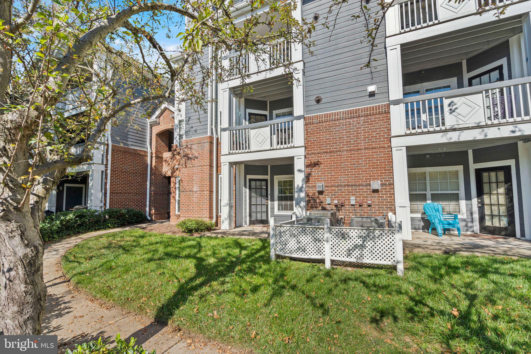 20303 Beechwood Ter #101