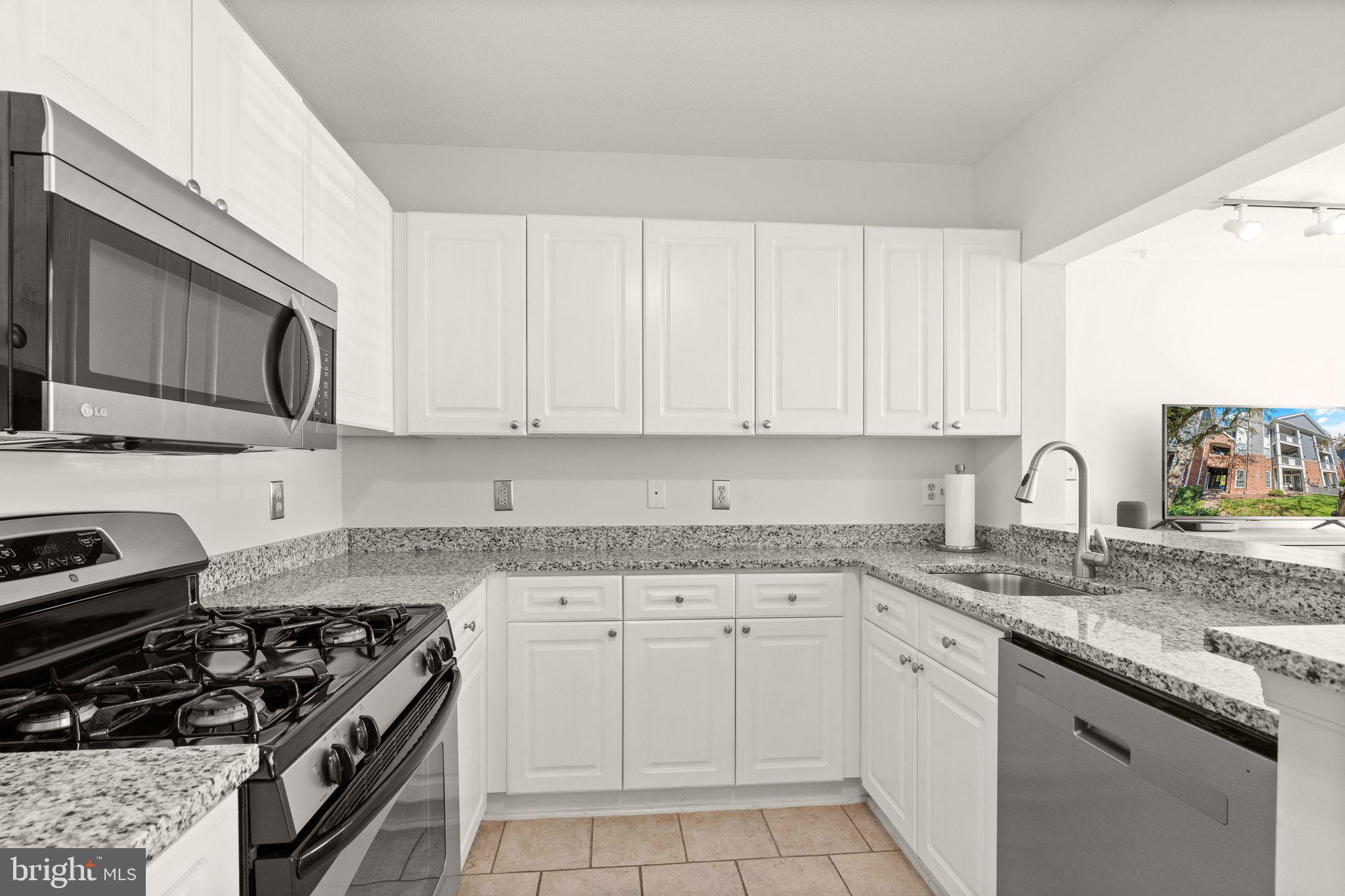 20303 Beechwood Ter #101