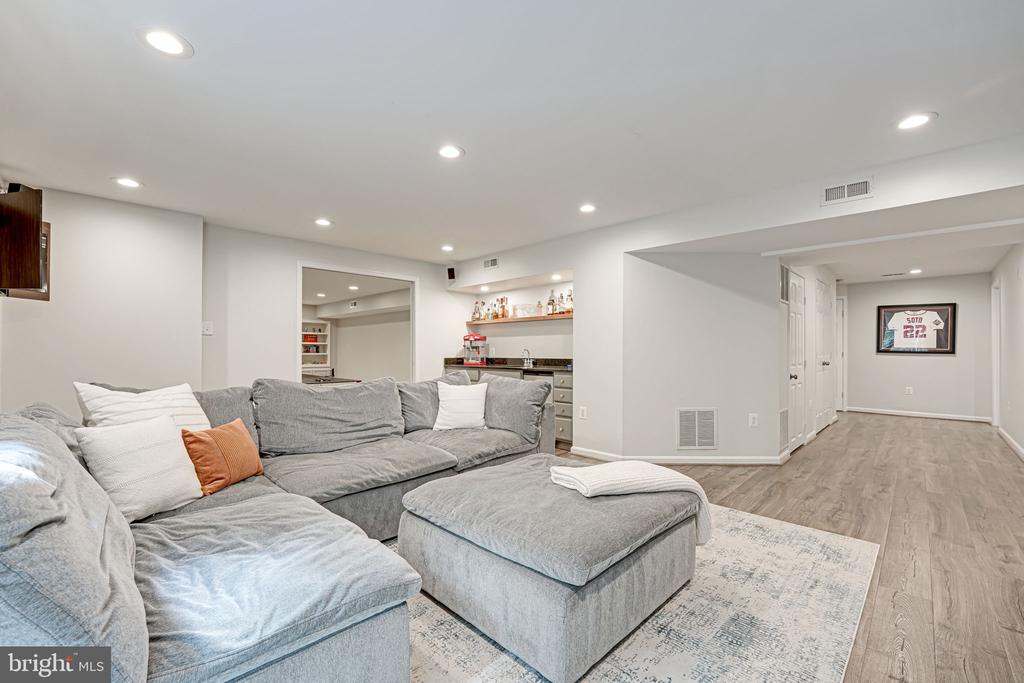 20761 Eastlake Ct