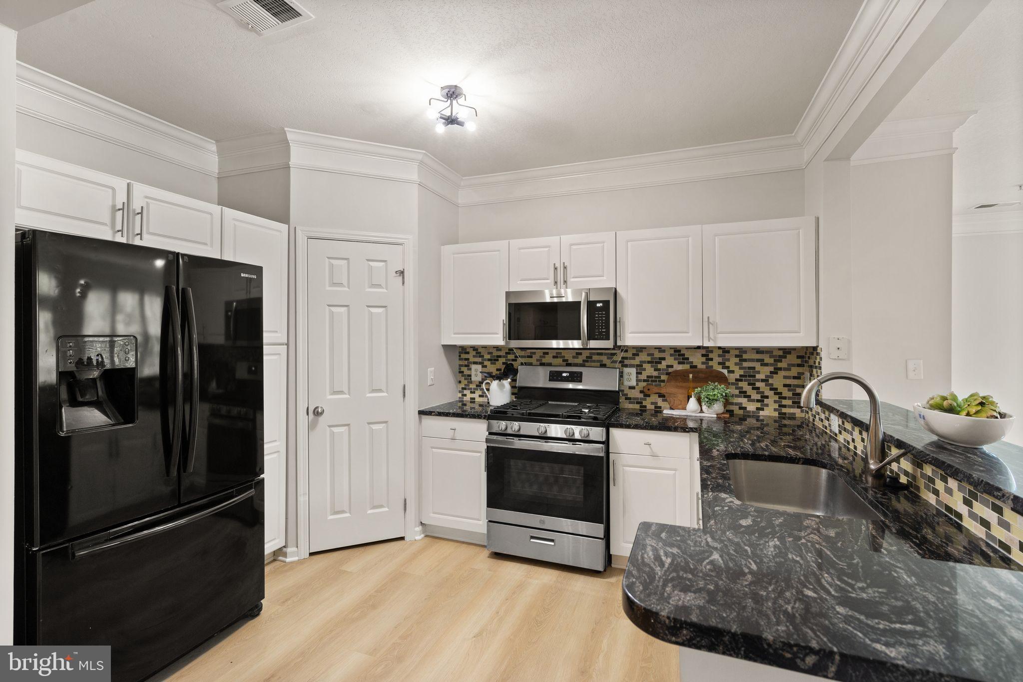 506 Sunset View Ter SE #208