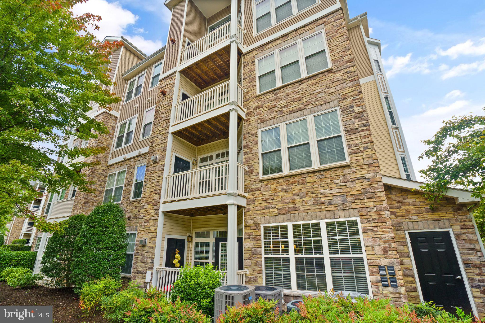 506 Sunset View Ter SE #208