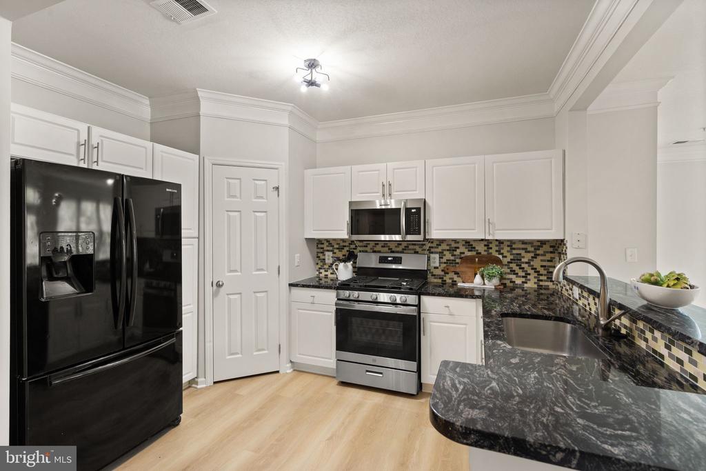 506 Sunset View Ter SE #208