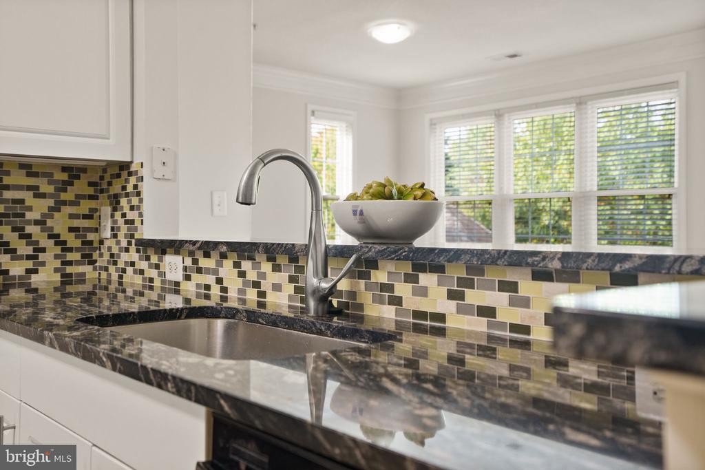 506 Sunset View Ter SE #208