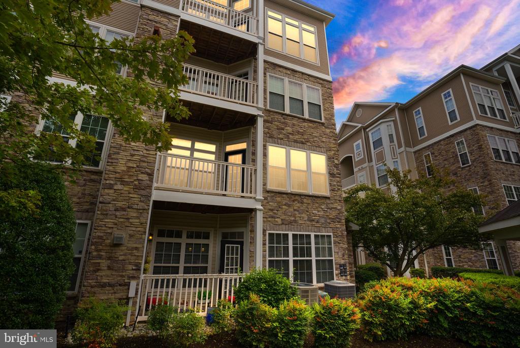 506 Sunset View Ter SE #208