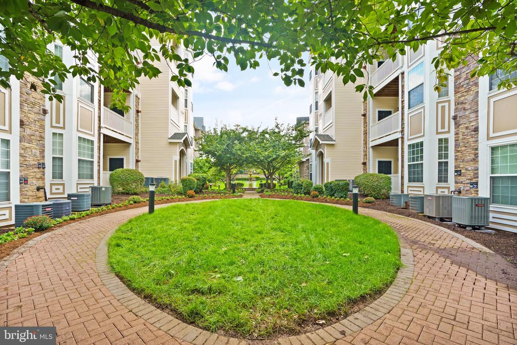 506 Sunset View Ter SE #208