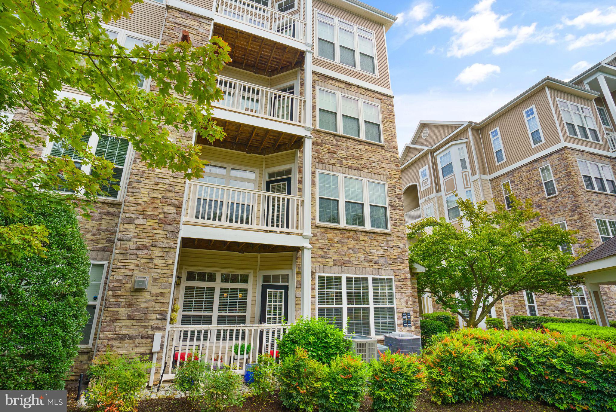 506 Sunset View Ter SE #208