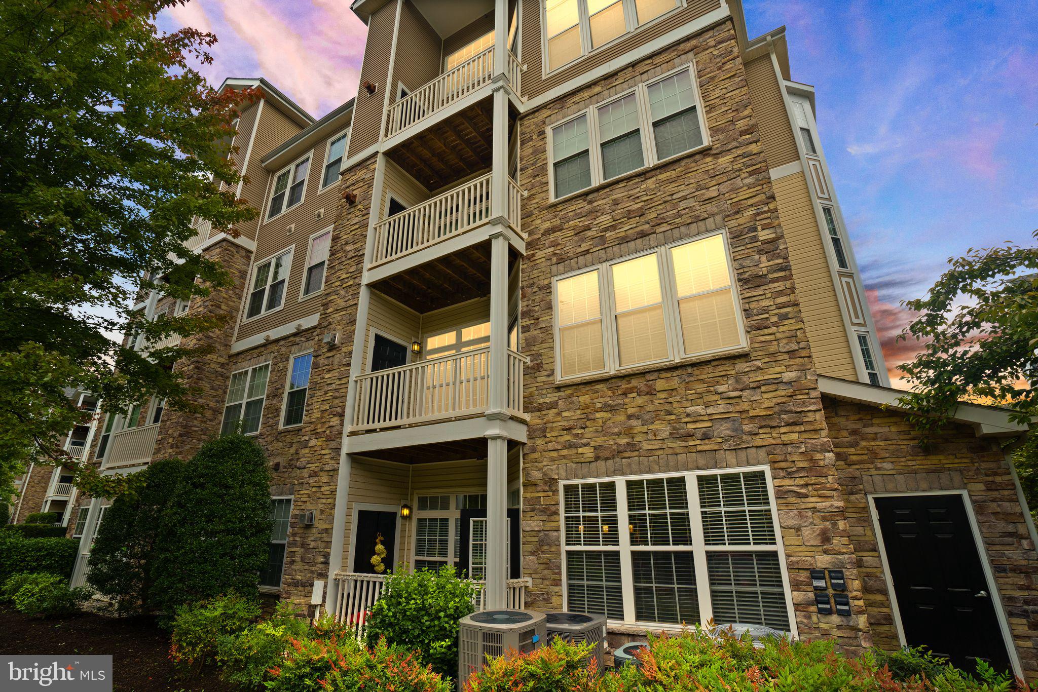 506 Sunset View Ter SE #208