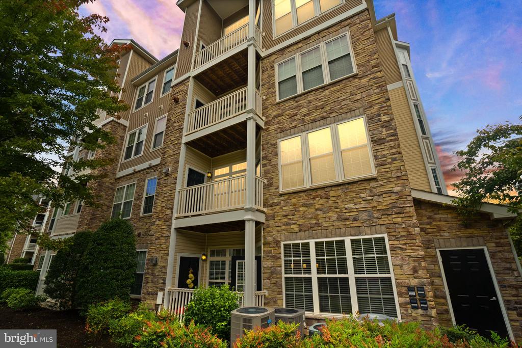 506 Sunset View Ter SE #208