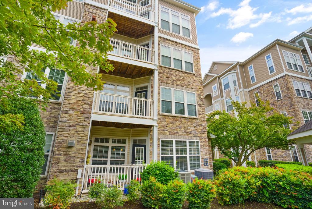 506 Sunset View Ter SE #208
