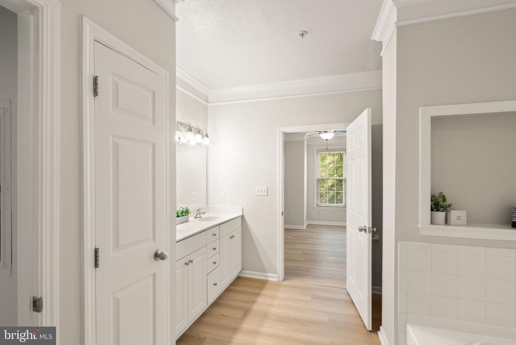 506 Sunset View Ter SE #208