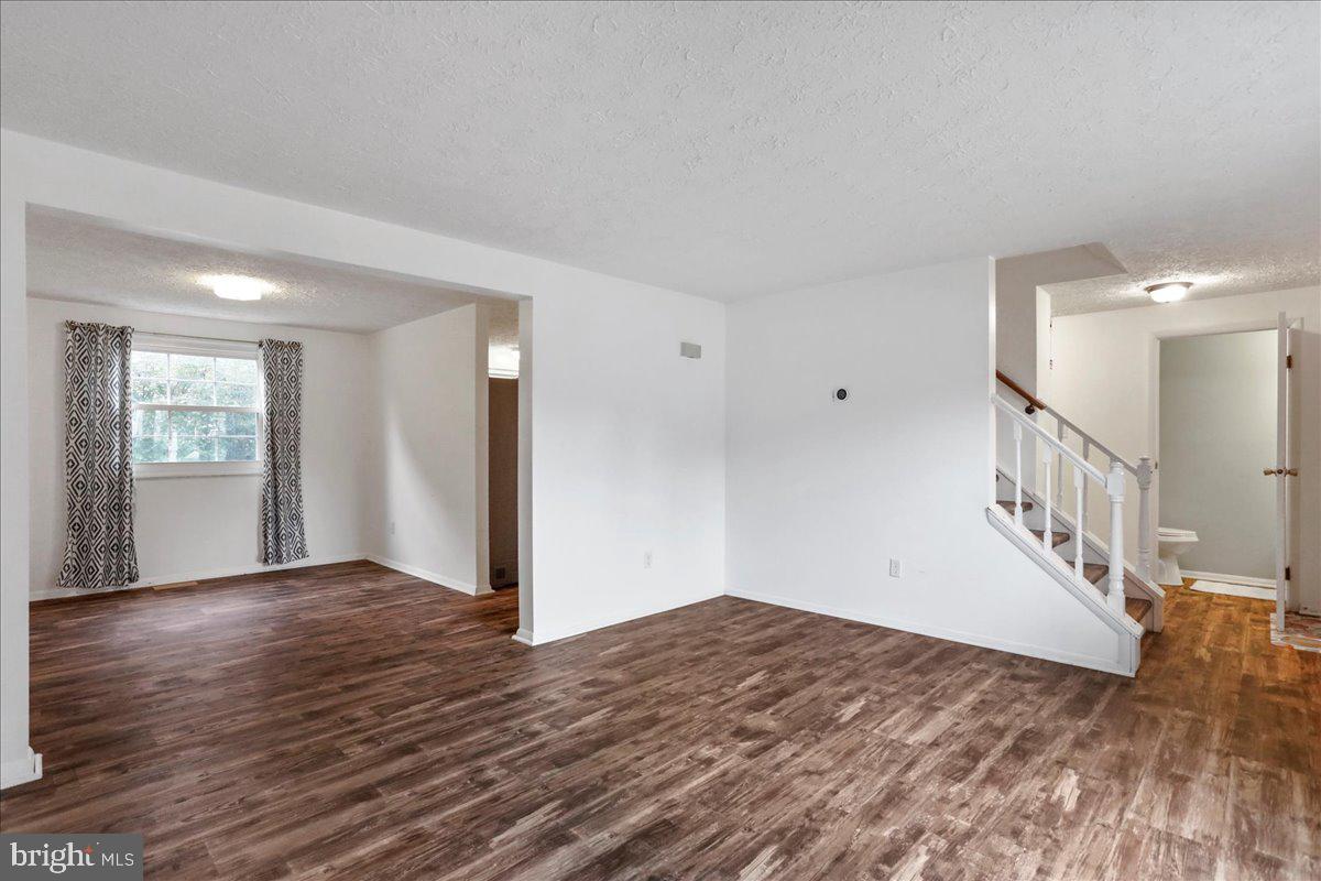 304 Appletree Dr NE