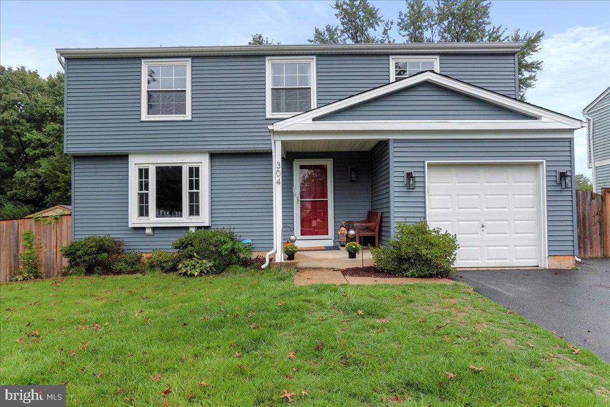 304 Appletree Dr NE