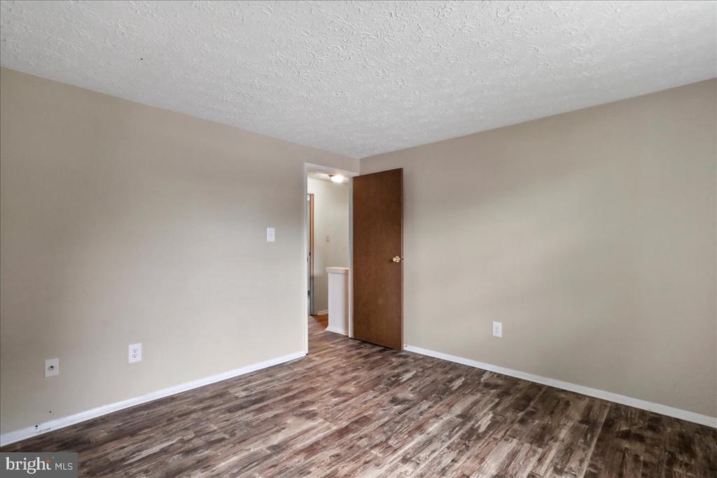 304 Appletree Dr NE