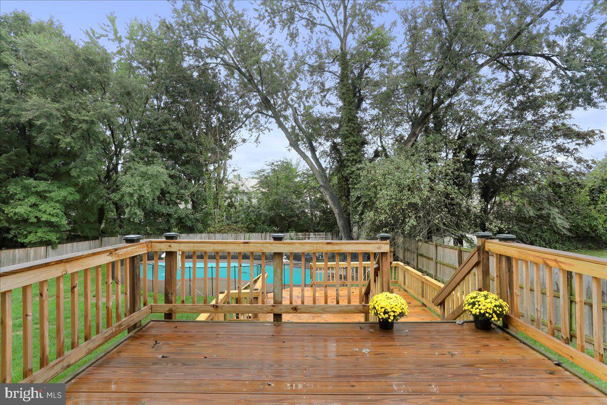 304 Appletree Dr NE