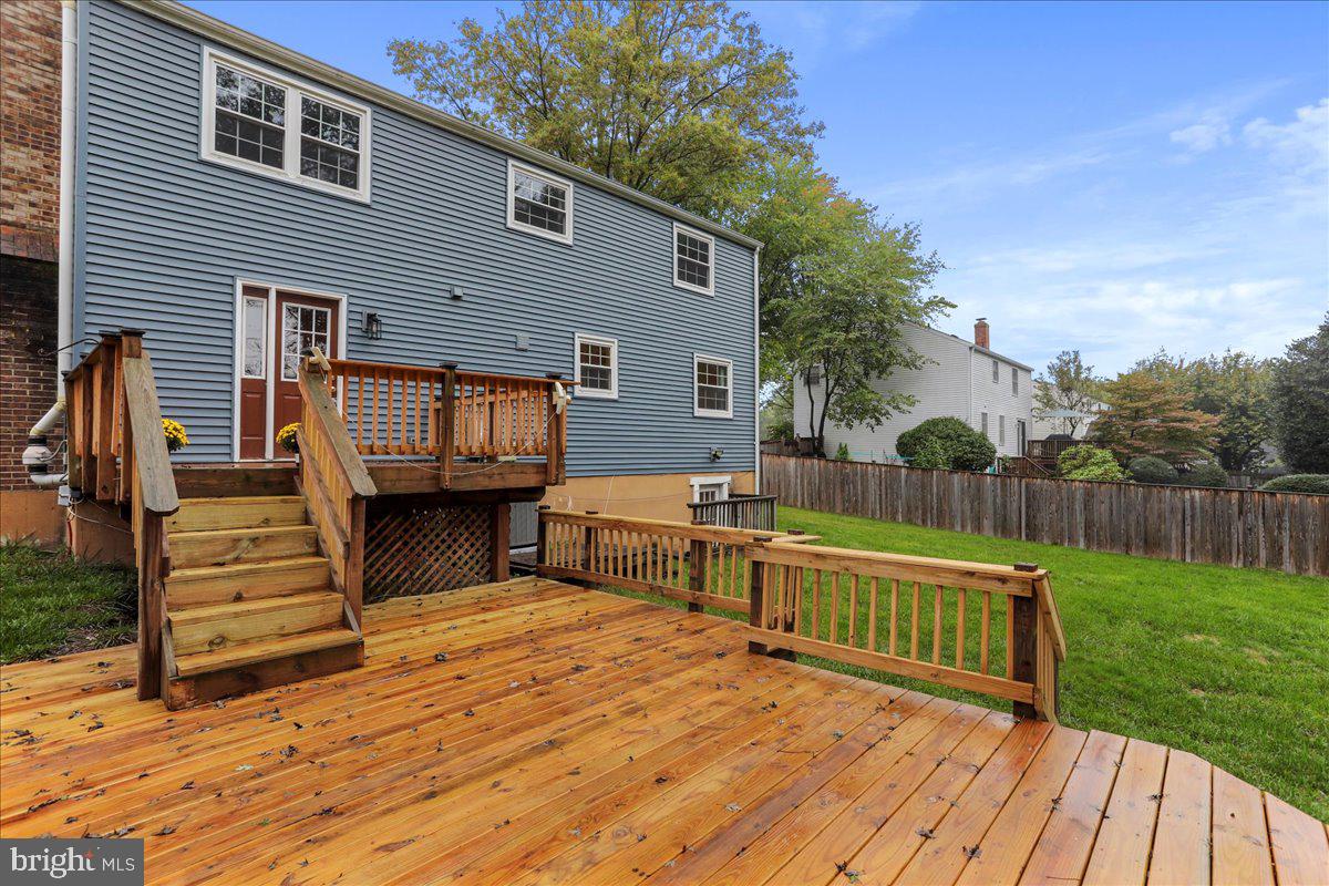 304 Appletree Dr NE