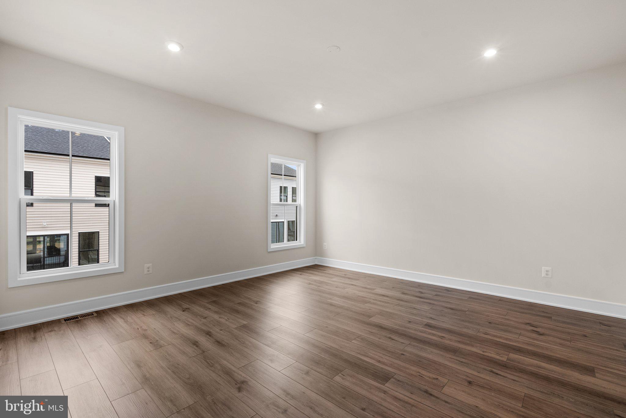 21775 Dollis Hill Ter