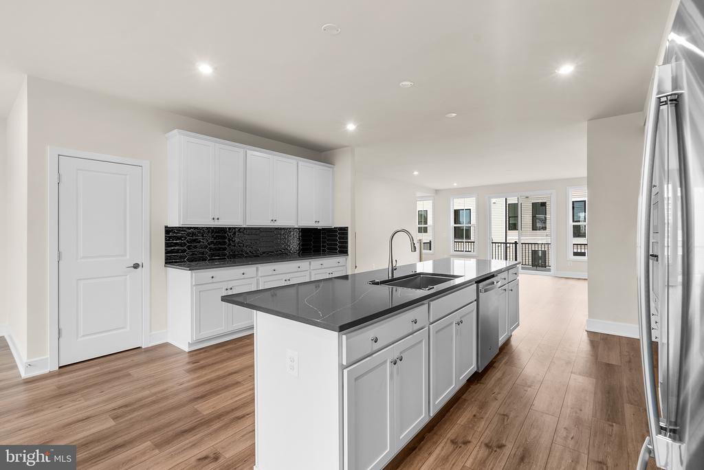 21775 Dollis Hill Ter