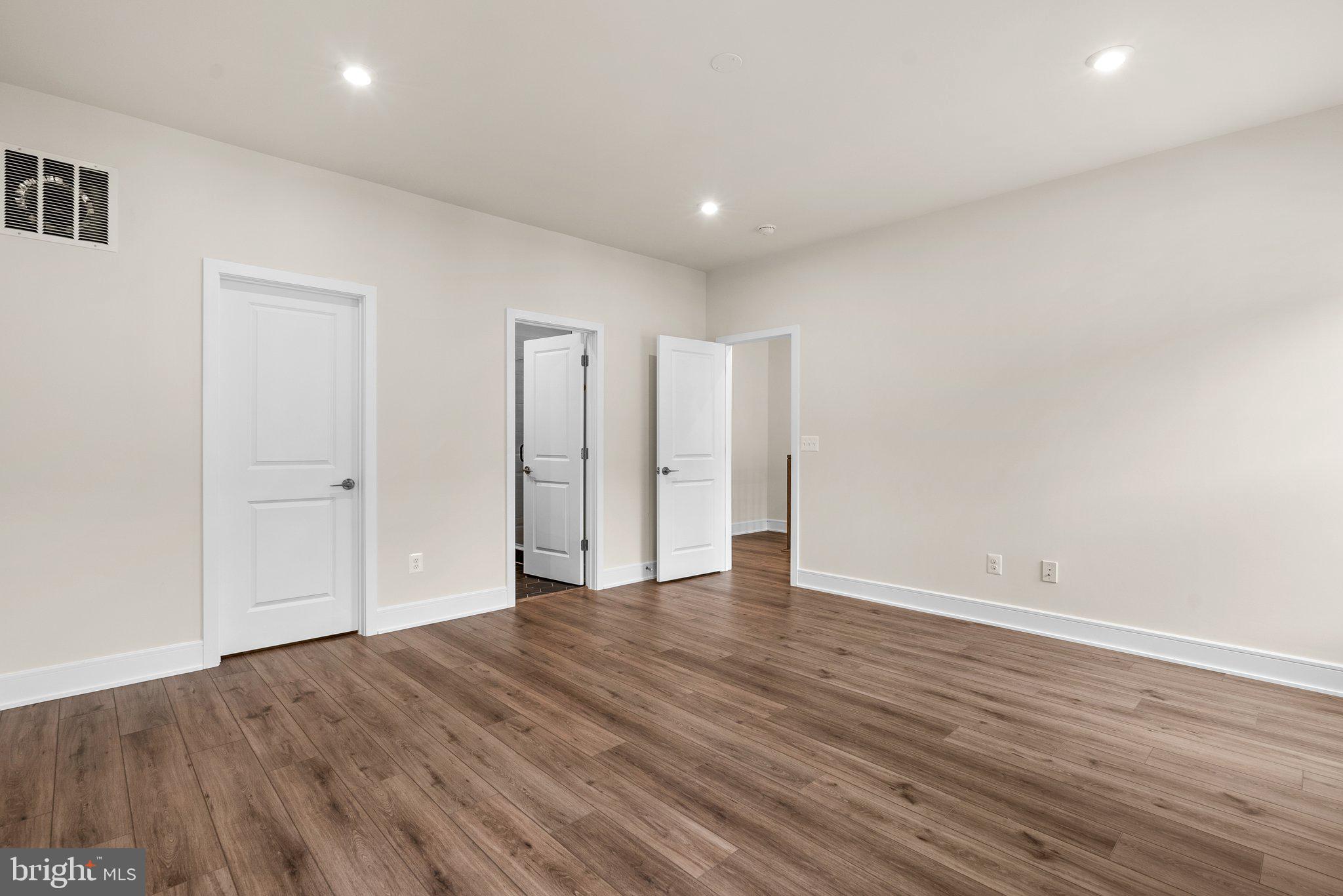 21775 Dollis Hill Ter