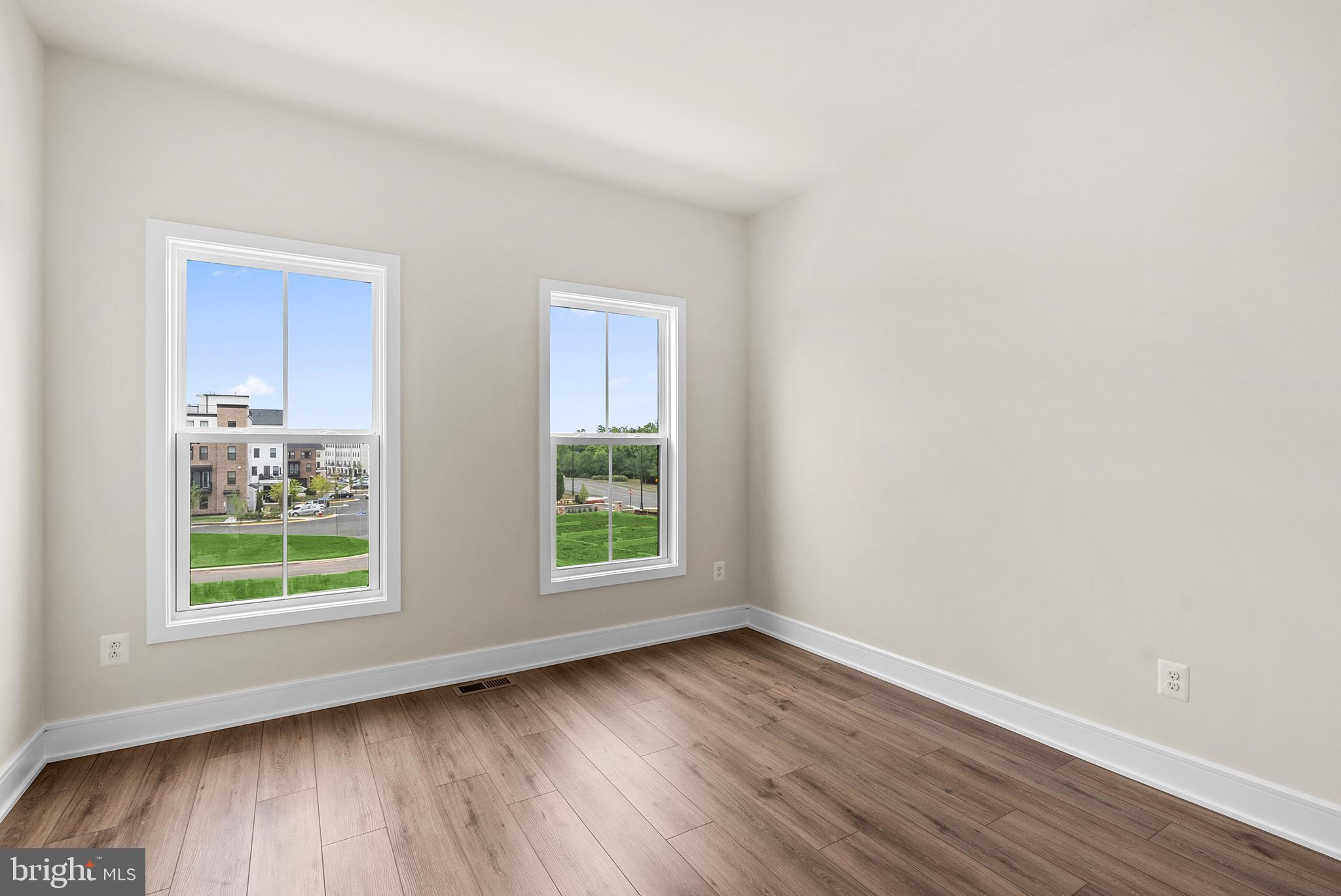 21775 Dollis Hill Ter