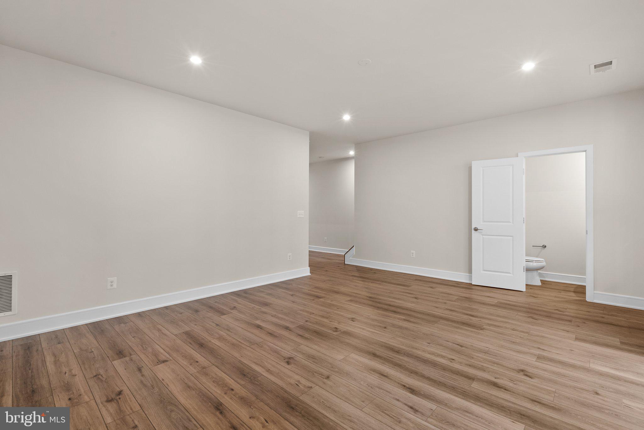 21775 Dollis Hill Ter