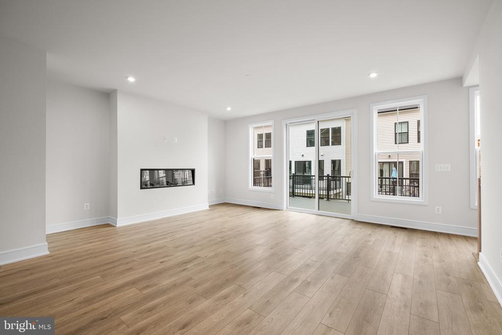 21744 Charing Cross Ter