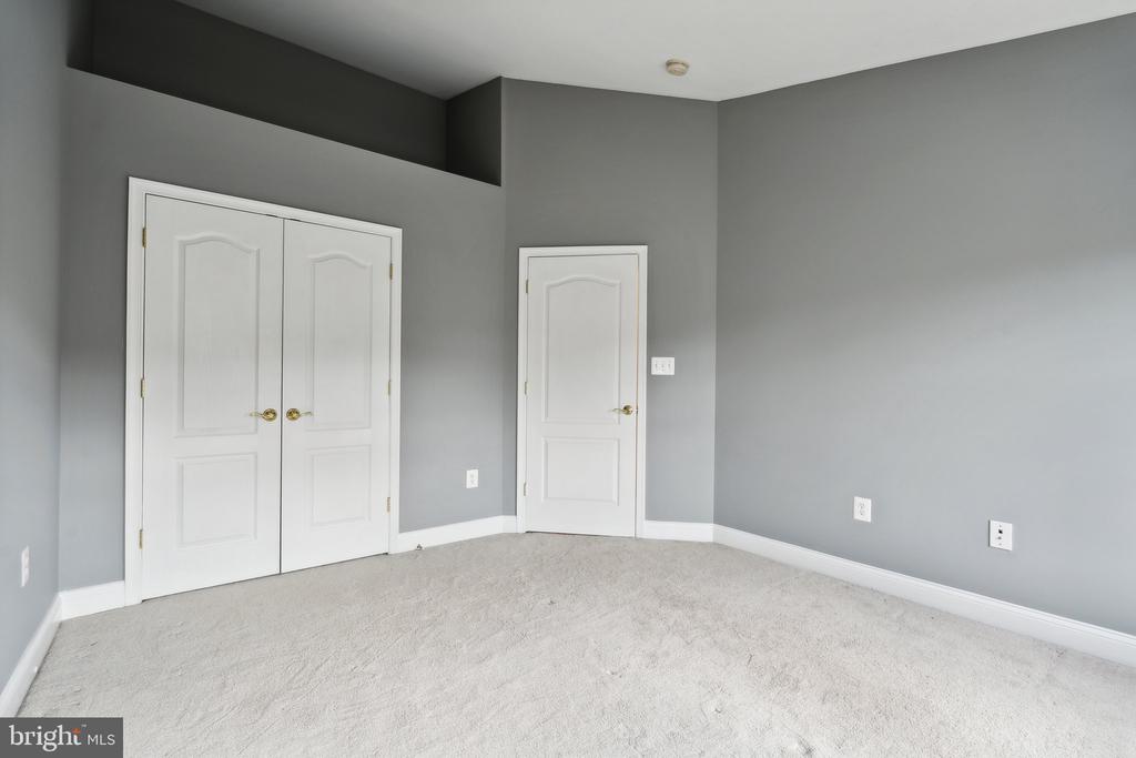 42136 Byrnes View Ter