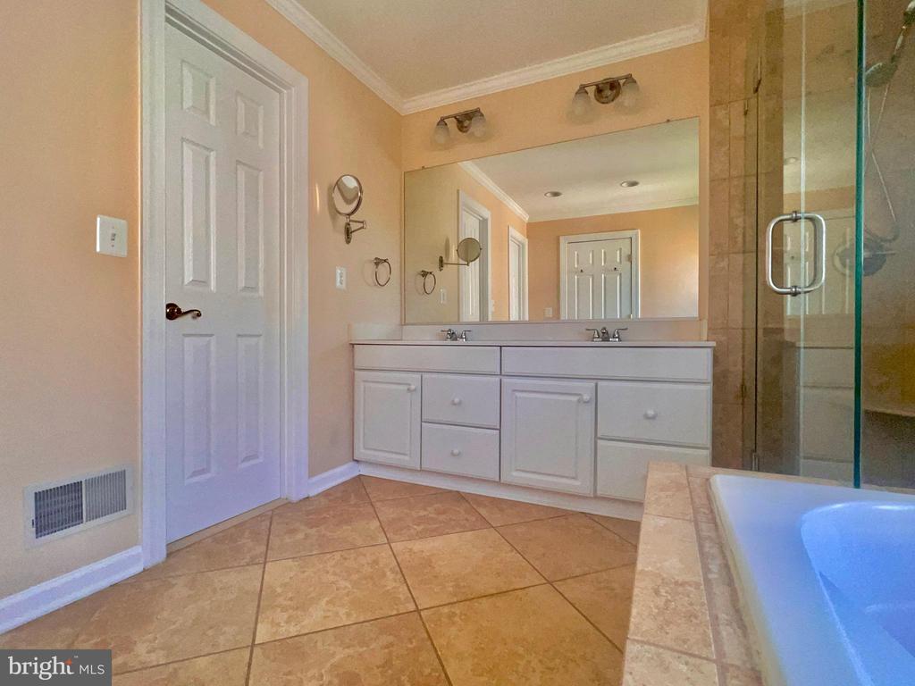 21295 FULTONHAM CIR
