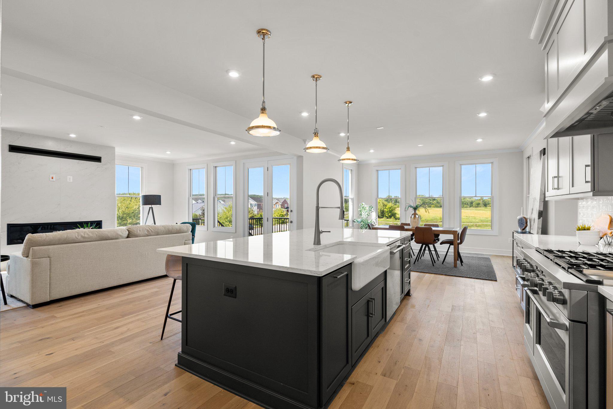 1000 Kalaris Pl SE