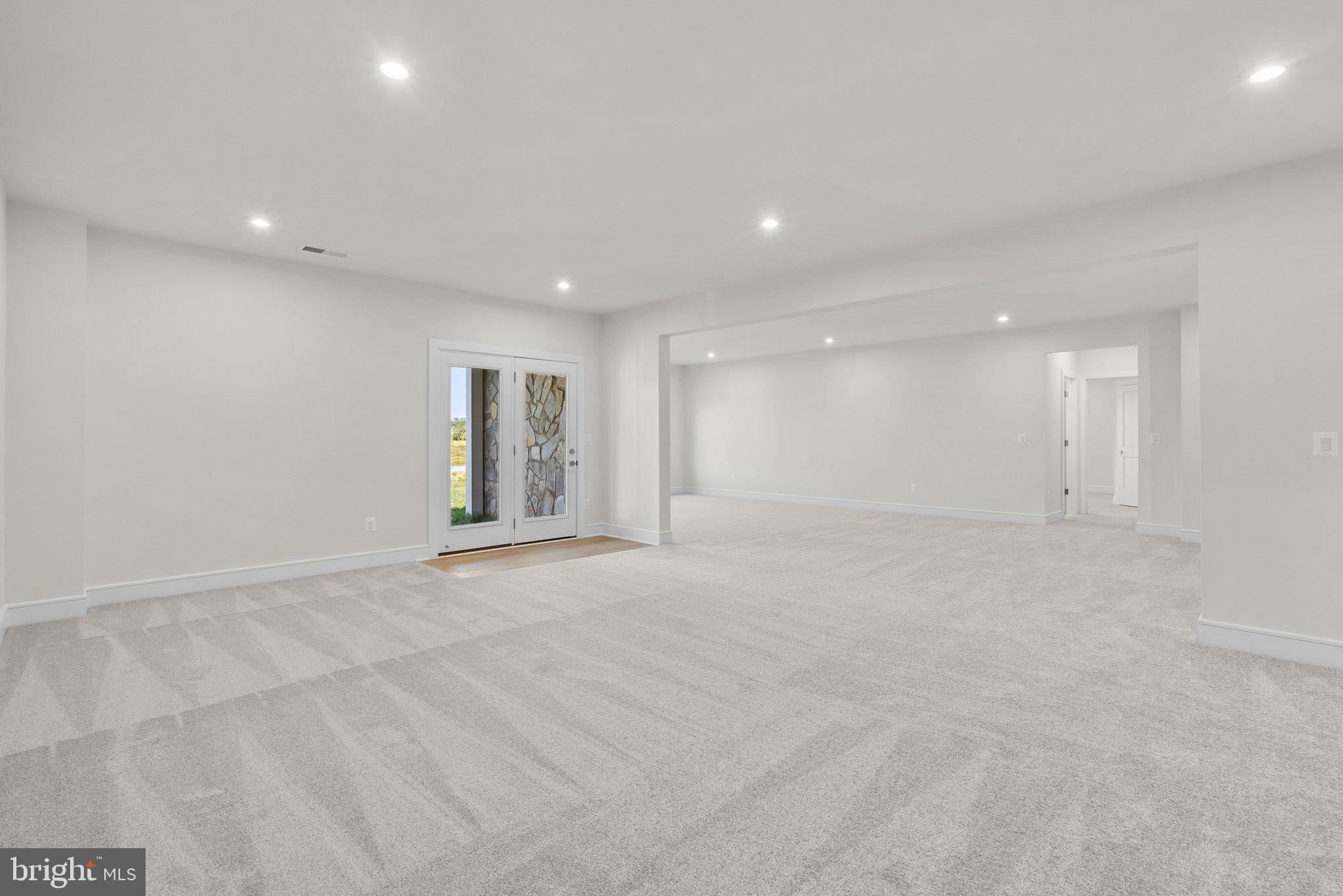 1000 Kalaris Pl SE